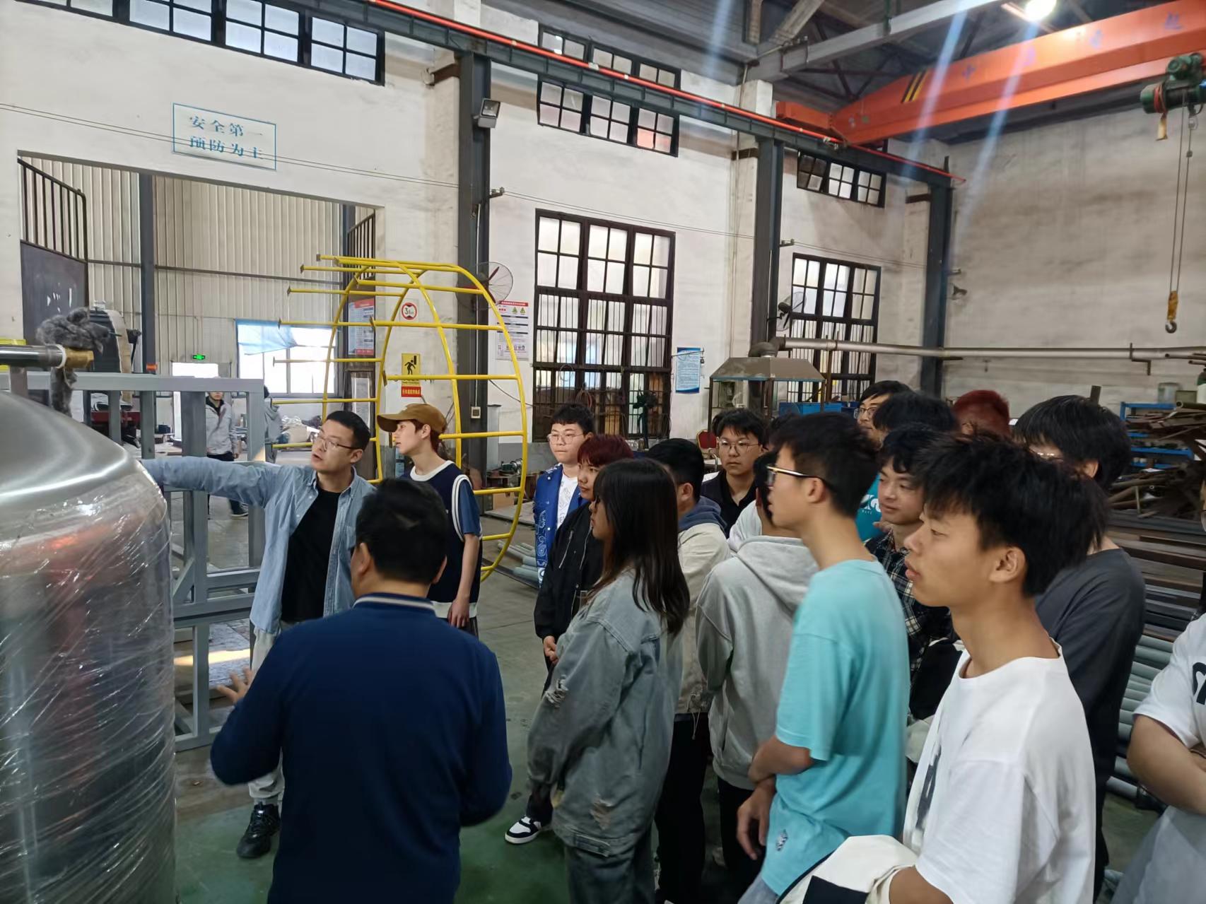 湖南工程学院近200名学生来华体会体育平台官方网站-华体会（中国）
认知实习