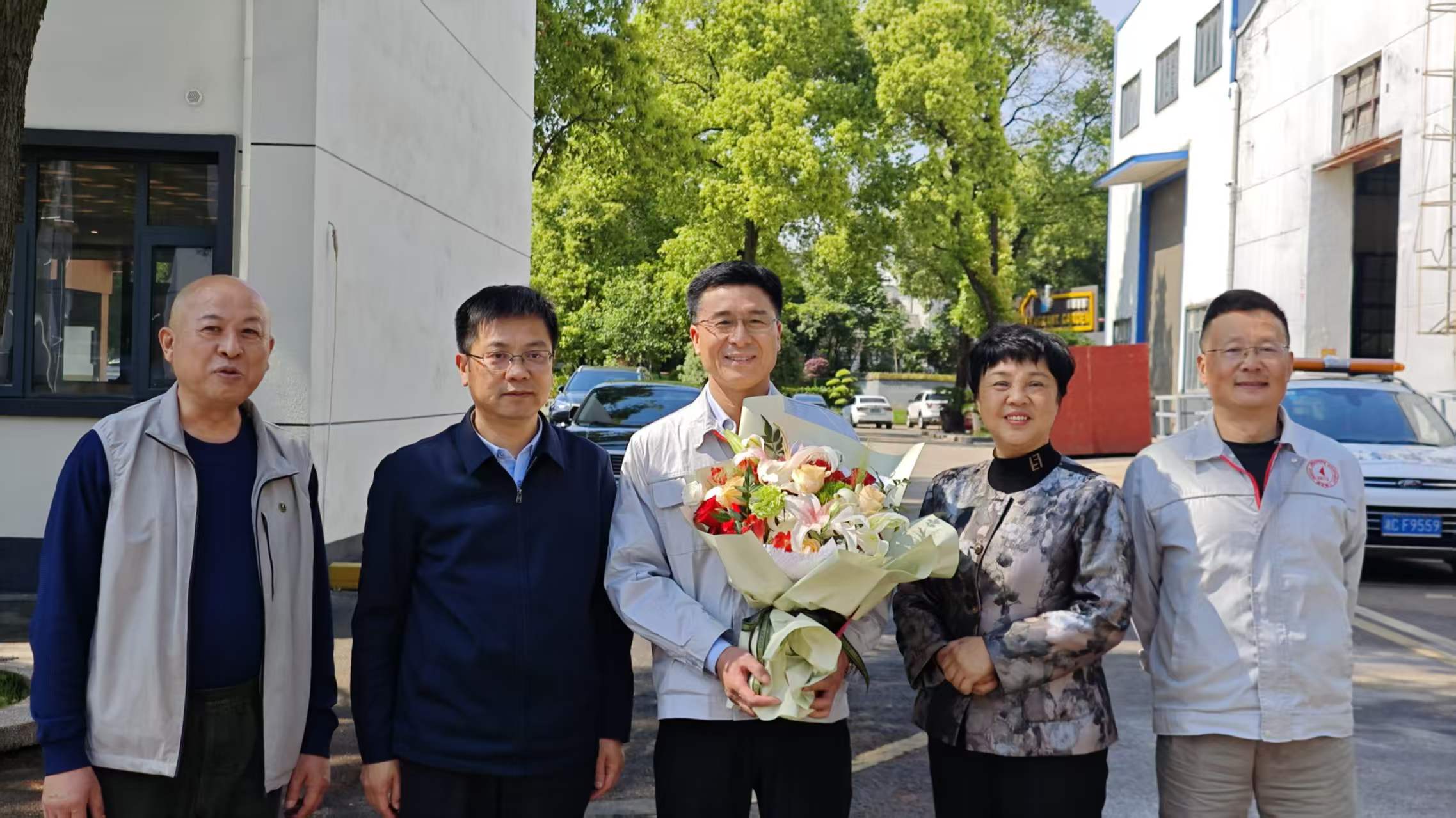 雨湖区区委书记陈小平一行走访华体会体育平台官方网站-华体会（中国）
公司